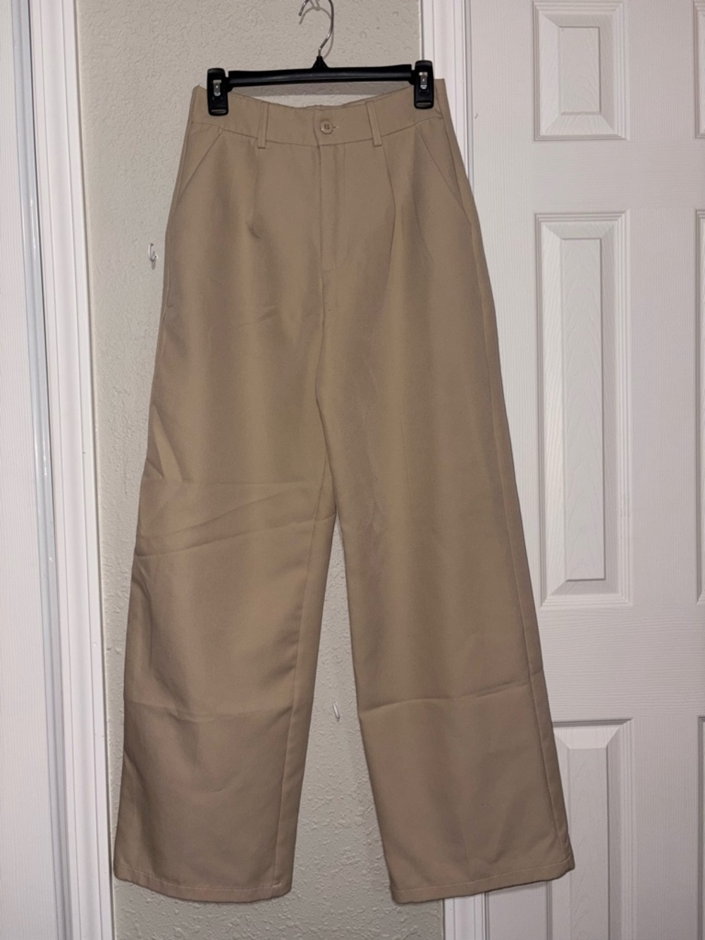 Wide-Leg High-Rise Pants in Khaki
